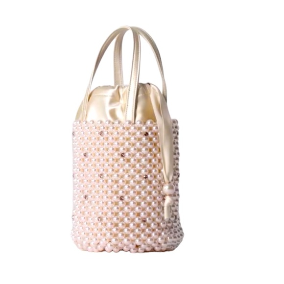 kate spade Handbags - Kate Spade New York PEARL  FLOWER BEADED Mini Shoulder Bag